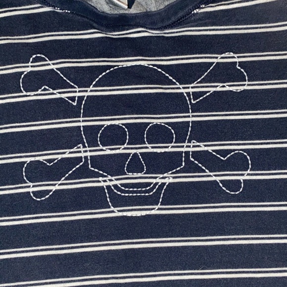 Gymboree Skull & Crossbones Hooded Tee - Picture 2 of 3